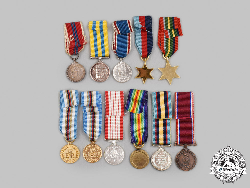 united_kingdom,_canada._a_lot_of_eleven_miniature_awards_c2021_453emd_3877