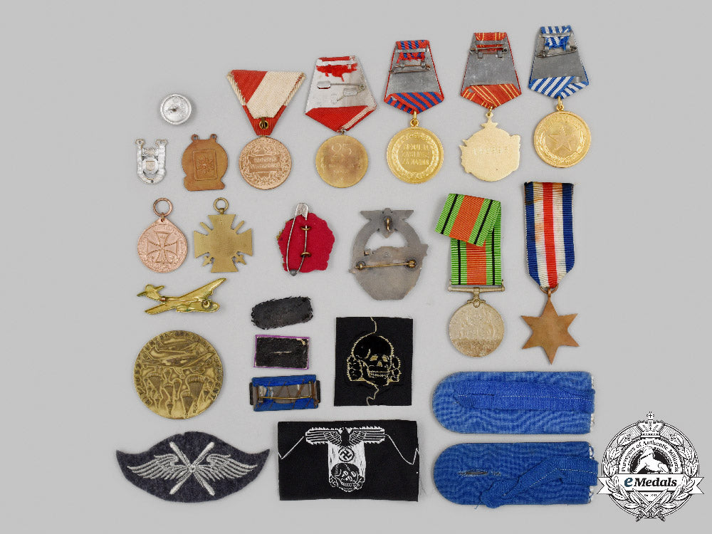 germany,_third_reich._a_lot_of_twenty-_four_mostly_post-1945_manufactured_items_c2021_563emd_5526_1