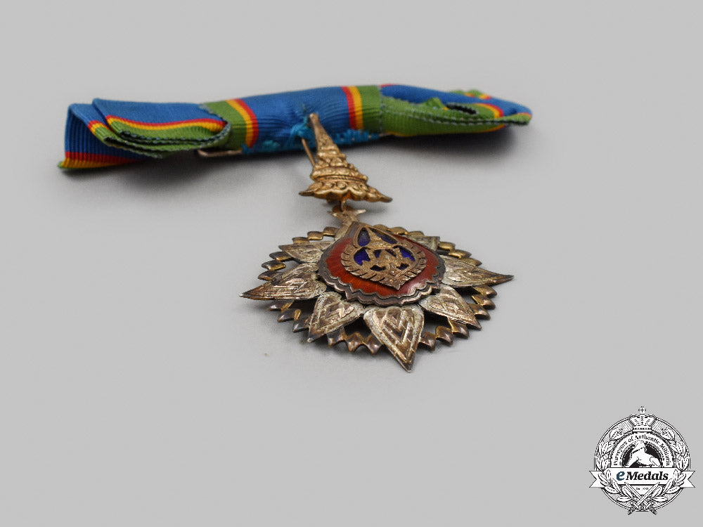 thailand,_kingdom._a_most_noble_order_of_the_crown_of_thailand,_iii_class_commander_for_ladies,_c2021_638emd_8250