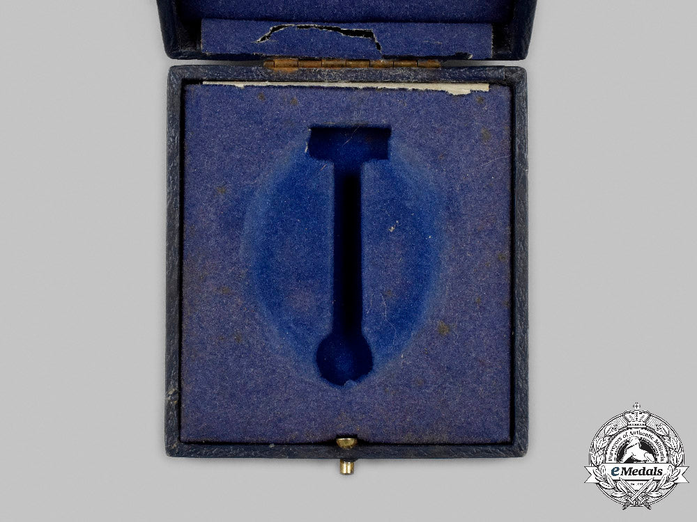 germany,_luftwaffe._a_presentation_case_for_an_observer’s_badge_c2021_701_mnc0542