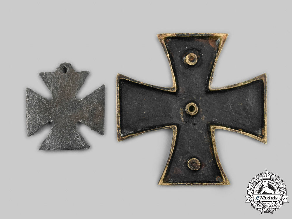 germany,_imperial._a_pair_of1914_iron_cross_propaganda_decorations_c2021_730_mnc4259