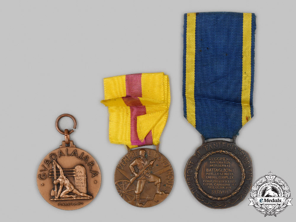 italy,_kingdom._three_medals&_awards_c2021_771emd_8533_1