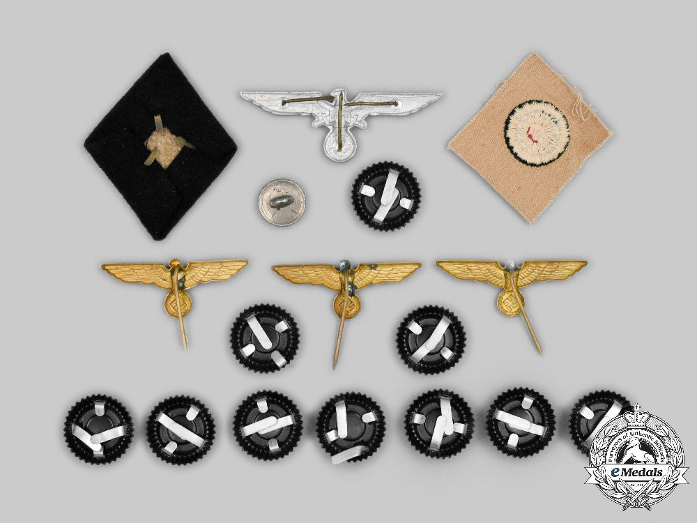 germany,_third_reich._a_mixed_lot_of_uniform_insignia_c2021_876_mnc5459