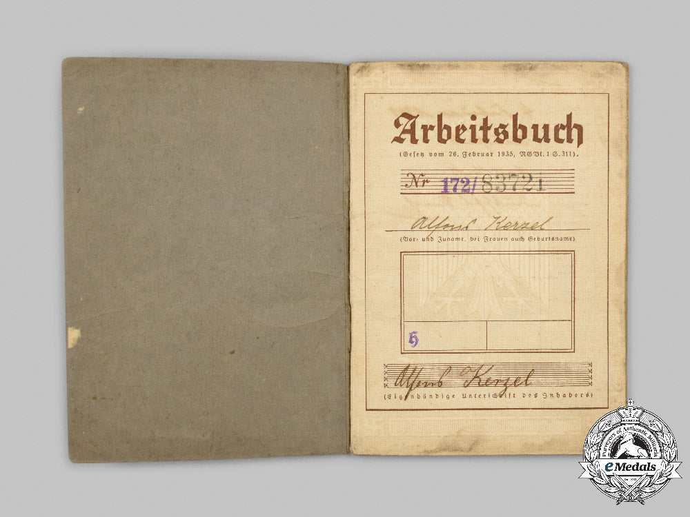 germany._a_mixed_lot_of_identification_and_service_booklets_c2021_926emd_2195