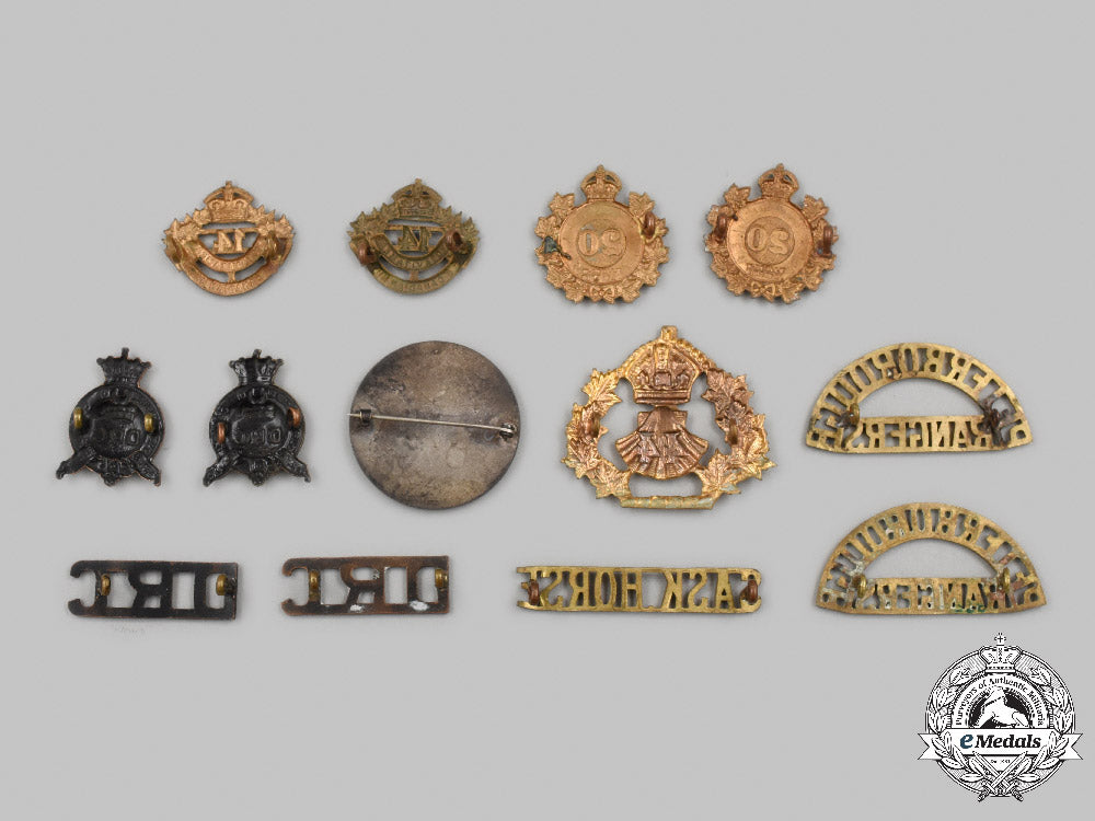 canada._a_lot_of_twelve_regimental_badges_c2021_995emd_6682_1