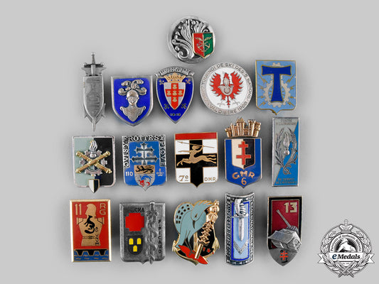 france,_v_republic._a_lot_of_sixteen_regimental_badges_c20253_emd8205