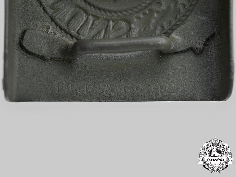 germany._a_lot_of_belt_buckles_c20275_mnc7757