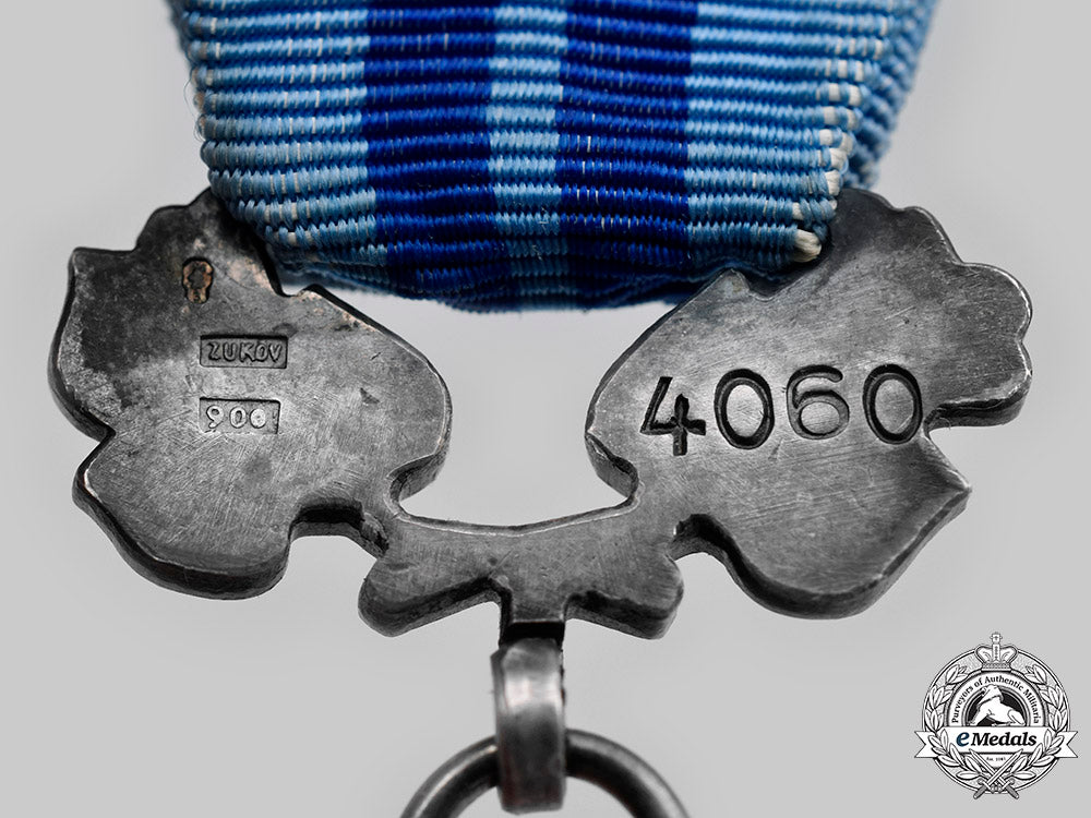 czechoslovakia,_socialist_republic._order_of_the_red_star_of_labour_c20372_mnc4400