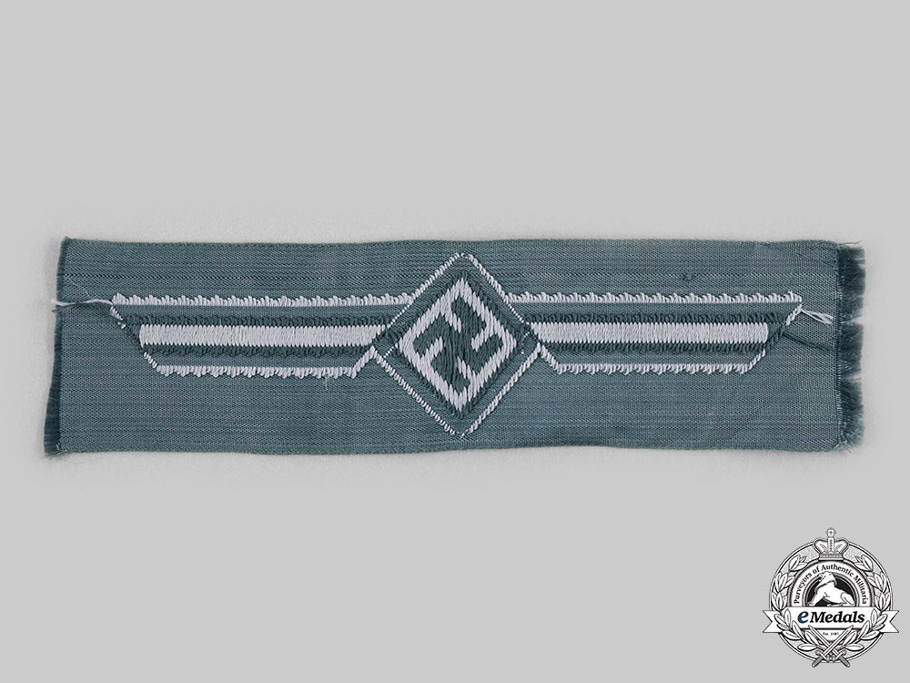 germany,_wehrmacht._a_schutzmannschaft_breast_insignia_c20382_emd3571_1