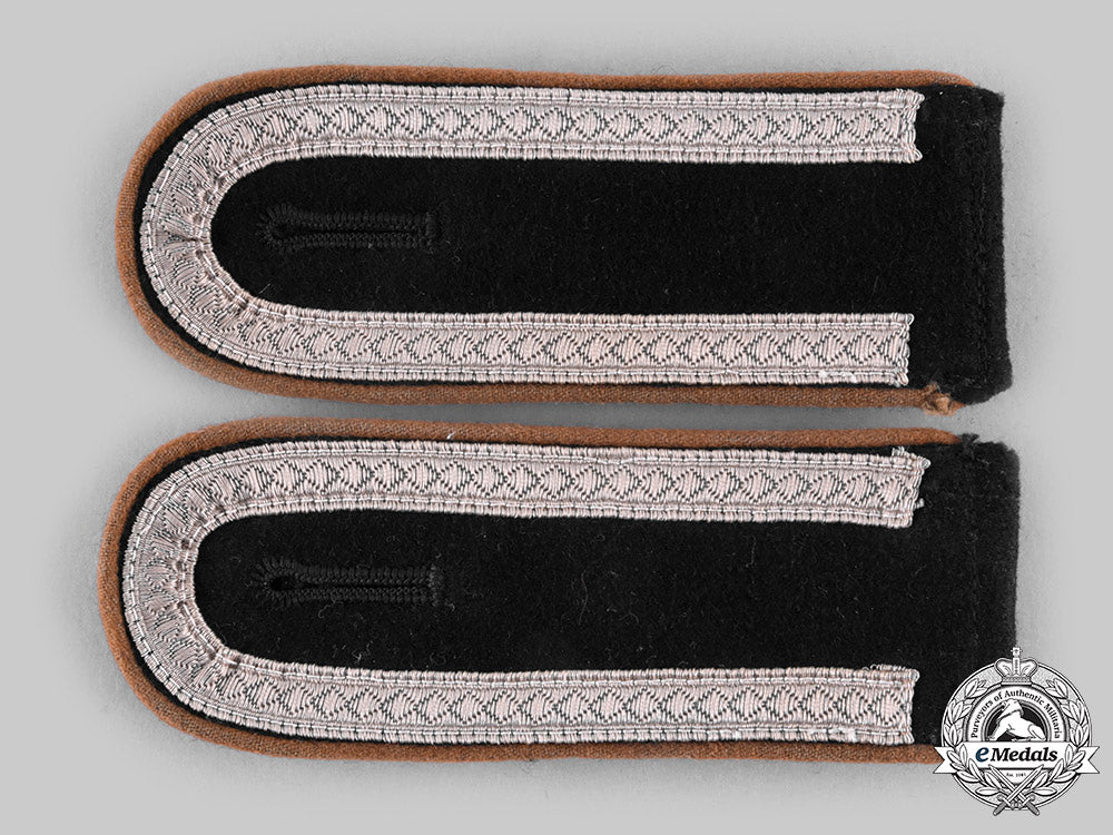 germany,_heer._a_set_of_heer_motorcycle_troops_unteroffizier_shoulder_straps_c20400_emd7729_1
