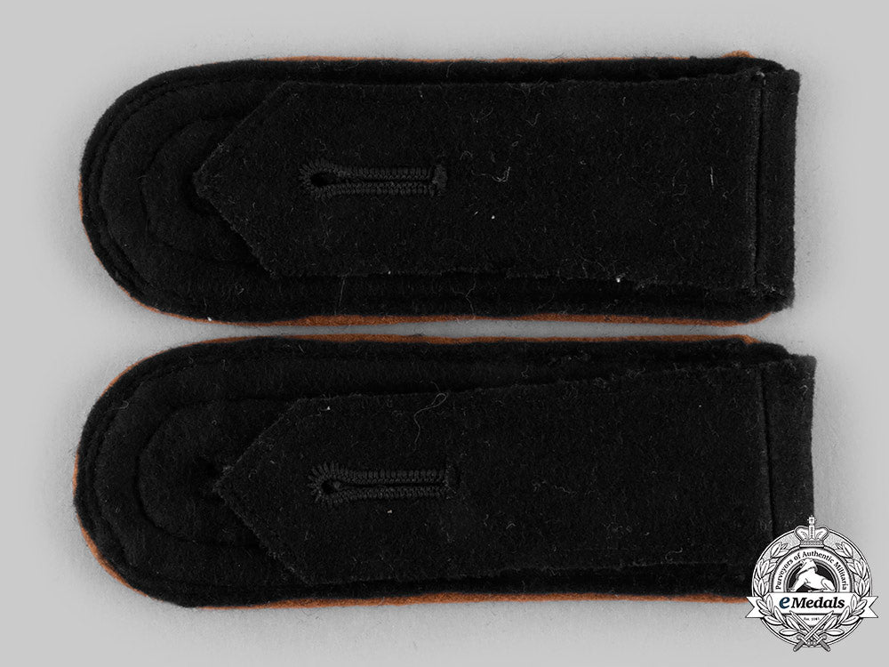 germany,_heer._a_set_of_heer_motorcycle_troops_unteroffizier_shoulder_straps_c20401_emd7733_1
