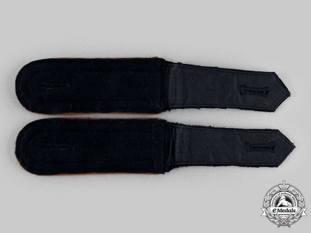 germany,_heer._a_set_of_heer_motorcycle_troops_unteroffizier_shoulder_straps_c20402_emd7735_1