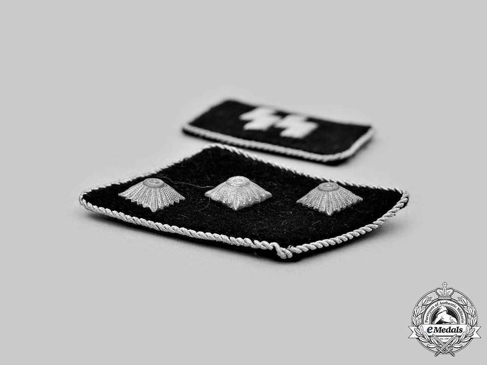 germany,_ss._a_set_of_waffen-_ss_sturmführer_collar_tabs_c20492_mnc8946_1