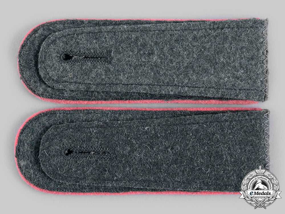 germany,_heer._a_set_of_panzer_enlisted_personnel_shoulder_straps_c20510_emd7422_1_1