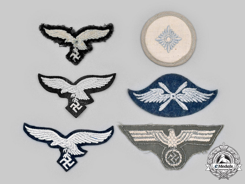 germany,_wehrmacht._a_lot_of_uniform_insignia_c20587_mnc9075