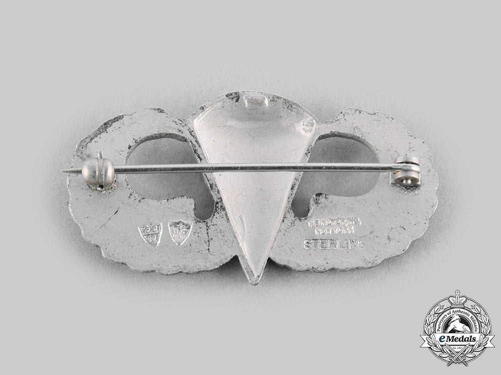 united_states._a_basic_parachutist_badge,_by_n.s._meyer,_c.1942_c20695_emd2433_1