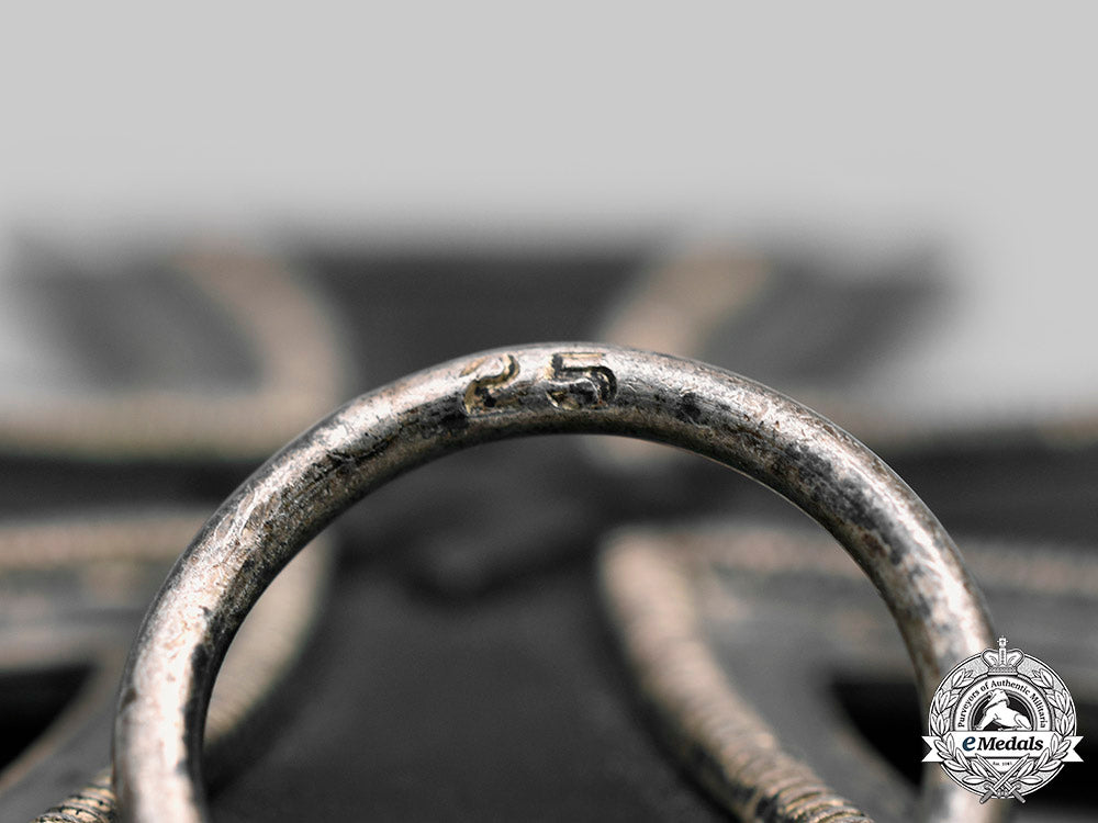 germany,_wehrmacht._a1939_iron_cross_ii_class,_by_arbeitsgemeinschaft_hanau_c20708_mnc7082