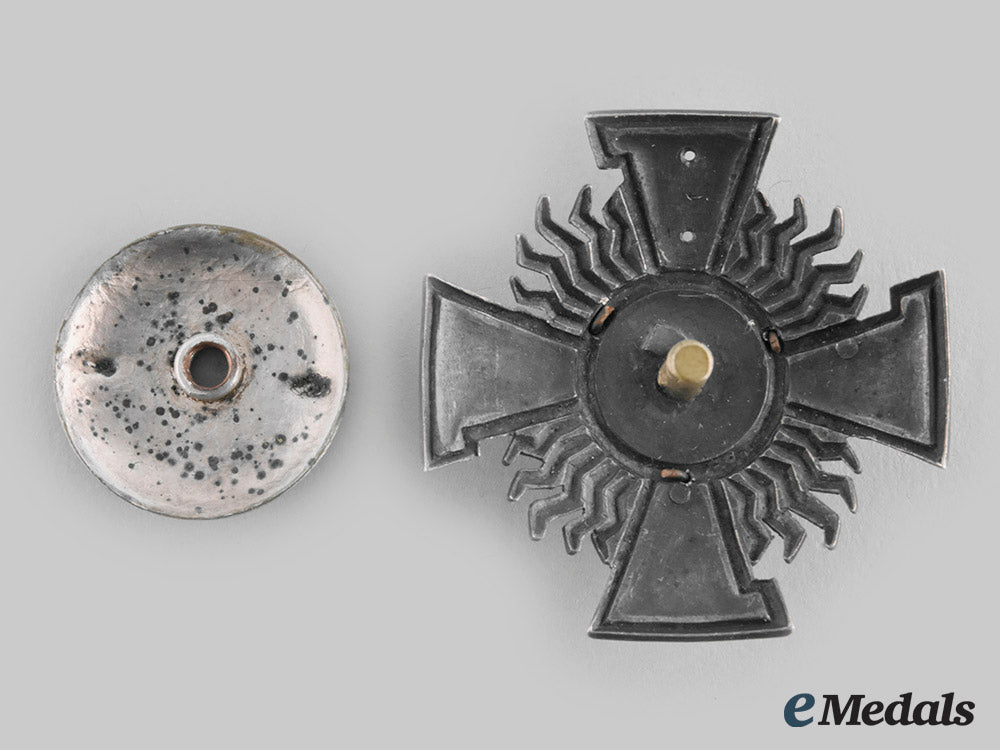 latvia,_republic._a_firefighter10_year_service_badge,_w.f._muller_c20_00112_1_1_1_1_1