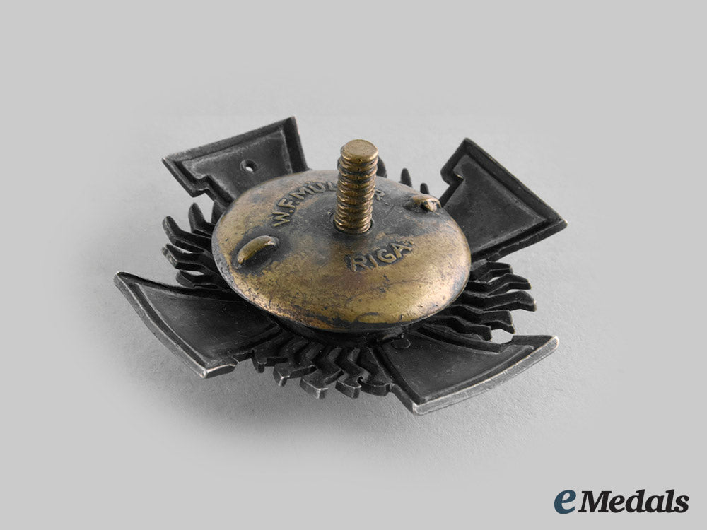 latvia,_republic._a_firefighter10_year_service_badge,_w.f._muller_c20_00114_1_1_1_1_1