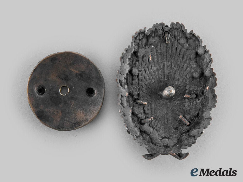 latvia,_republic._an_army_regimental_badge,_c.1921_c20_00240