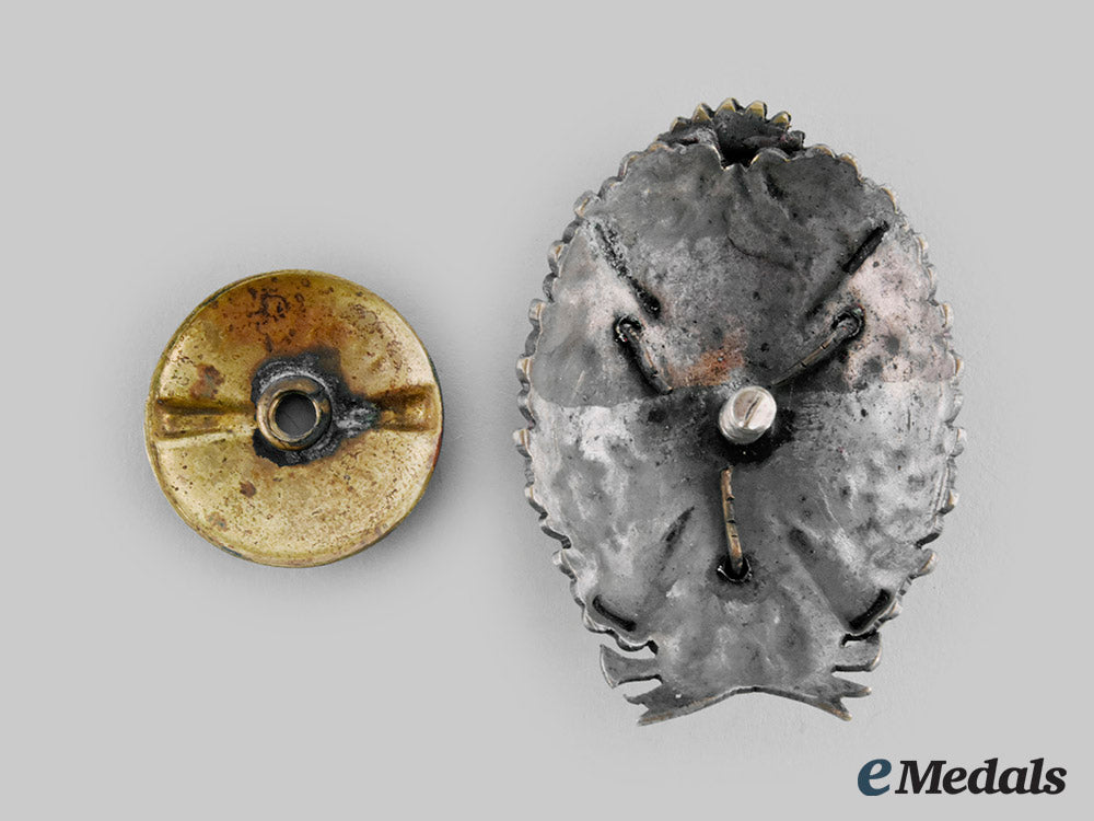 latvia,_republic._a4_th_valmiera_infantry_regiment_badge,_by_arm._ekonom_veikals_riga_c20_00245_1_1