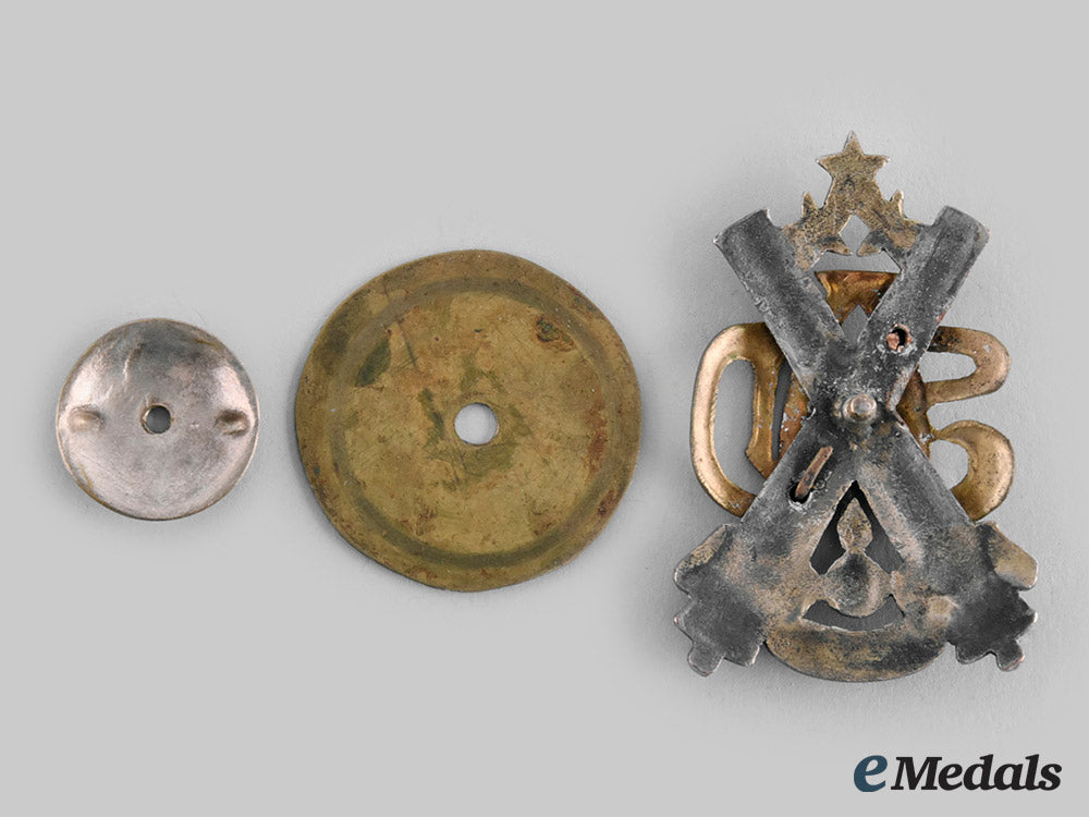 latvia,_republic._a_smagās_artilērijas_divizions_badge,_by_w.f._muller,_c.1930_c20_00309_1_1_1