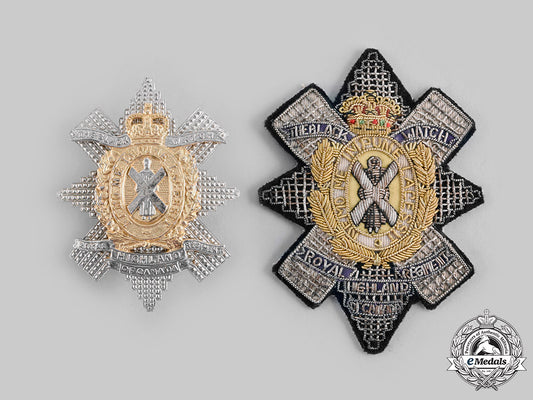 canada,_commonwealth._two_queen's_crown_black_watch(_royal_highland_regiment)_of_canada_items_c20_00662