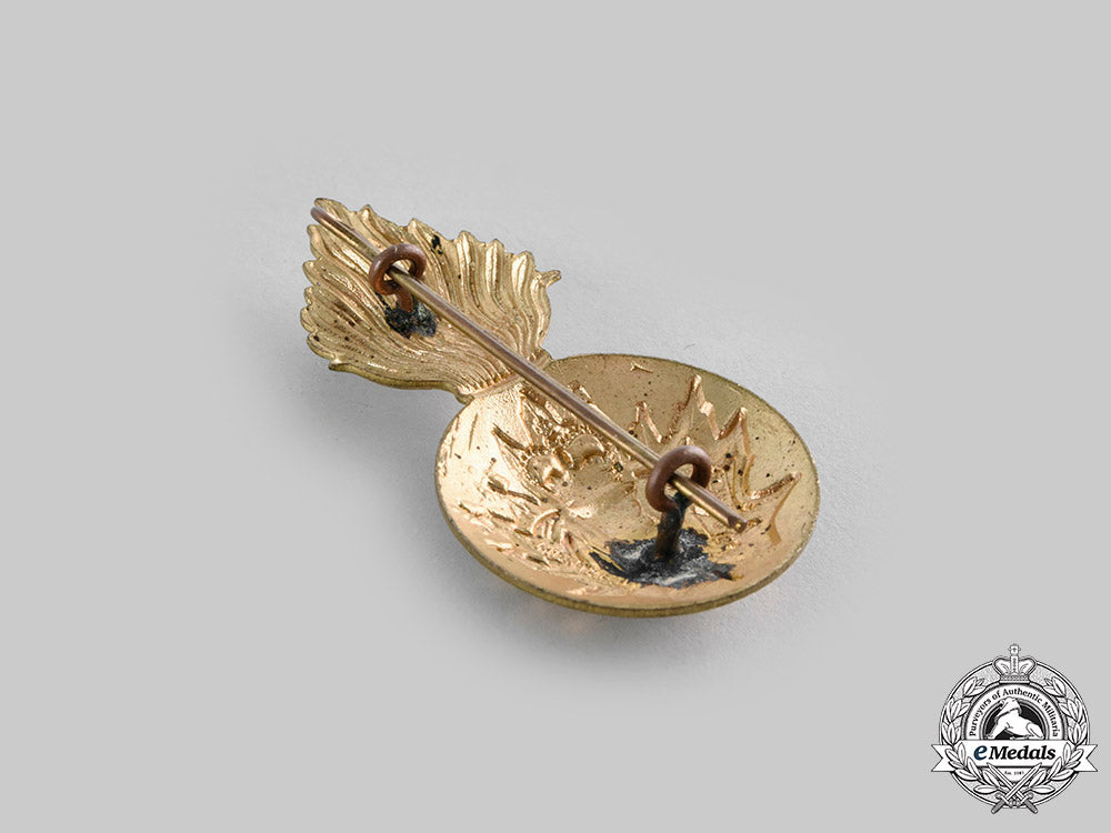 canada._three_ontario-_based_regiments_glengarry_badges_c20_00674_1