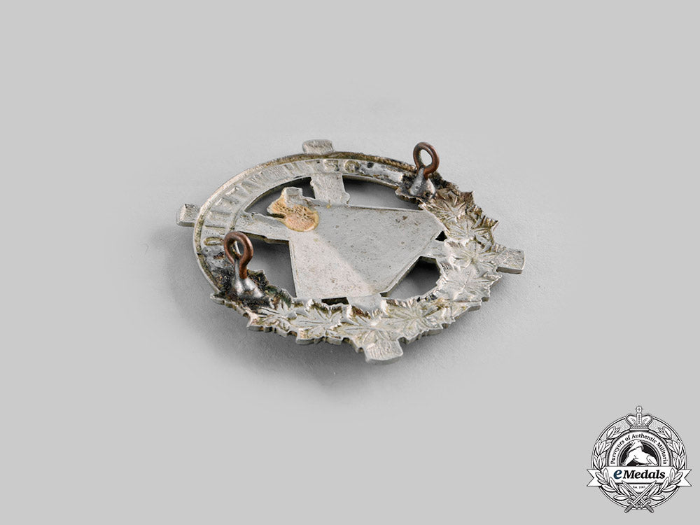canada._three_ontario-_based_regiments_glengarry_badges_c20_00675_1
