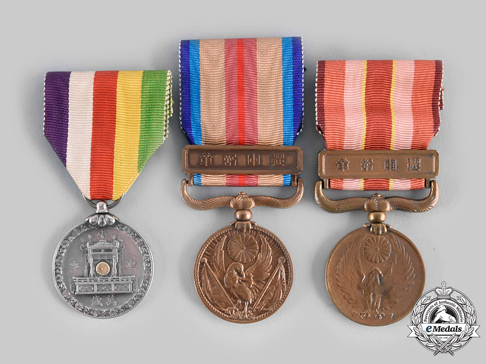 japan,_empire._a_lot_of_three_cased_medals_c20_00716