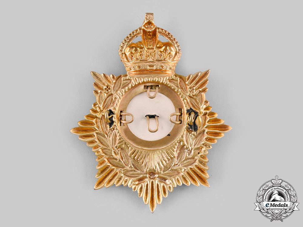 united_kingdom._a_lincolnshire_regiment_shako_plate,_c.1910_c20_00898