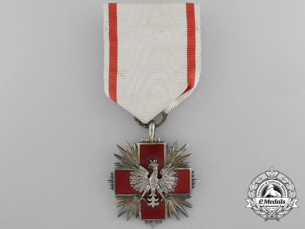 poland._a_english_made_red_cross_medal_with_case_by_spink_c_0839