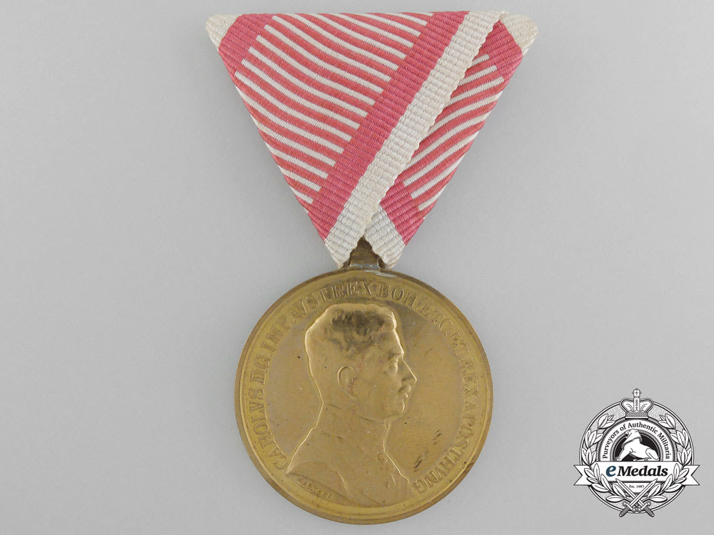 a_first_war_austrian_golden_bravery_medal;_official_issue_c_1804