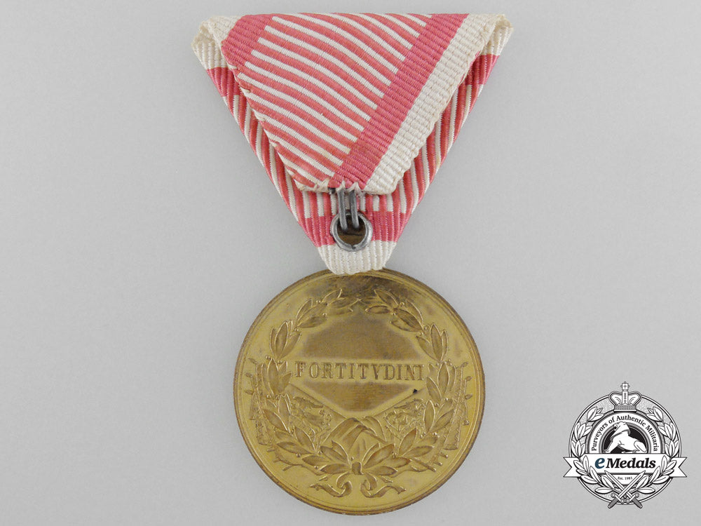 a_first_war_austrian_golden_bravery_medal;_official_issue_c_1805
