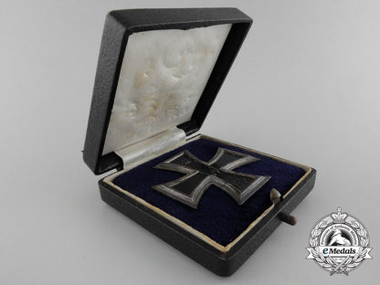 an_iron_cross_first_class1914_by_the_königliches_münzamt_orden_with_case_c_1963