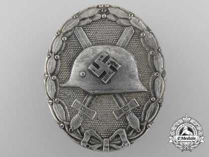 a_german_second_war_silver_grade_wound_badge_by_carl_wild_c_4147