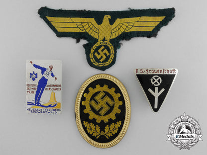 a_lot_of_second_war_period_german_badges_and_insignia_c_4230