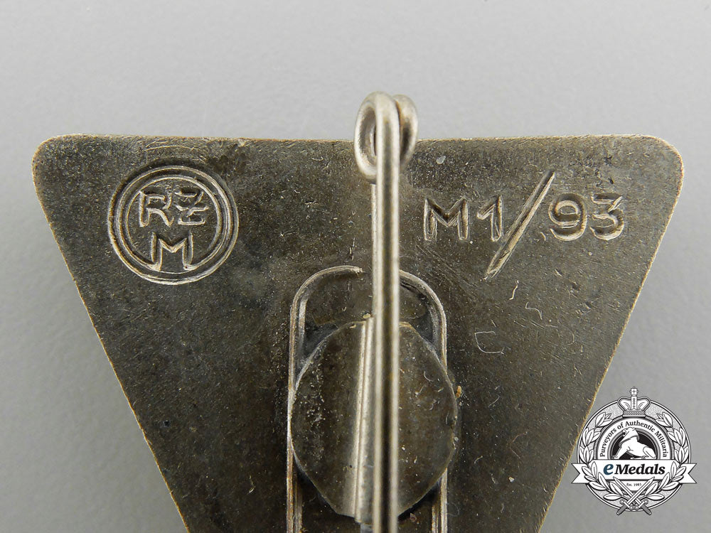 a_lot_of_second_war_period_german_badges_and_insignia_c_4232