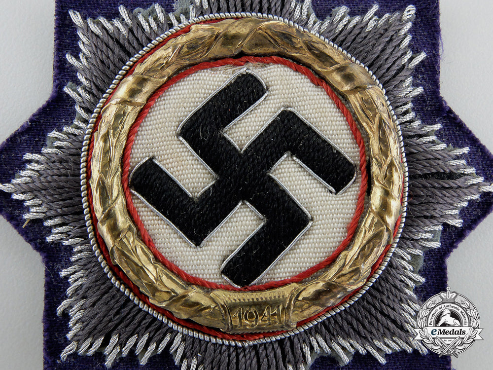 a_luftwaffe_issue_german_cross_in_gold;_cloth_version_c_472