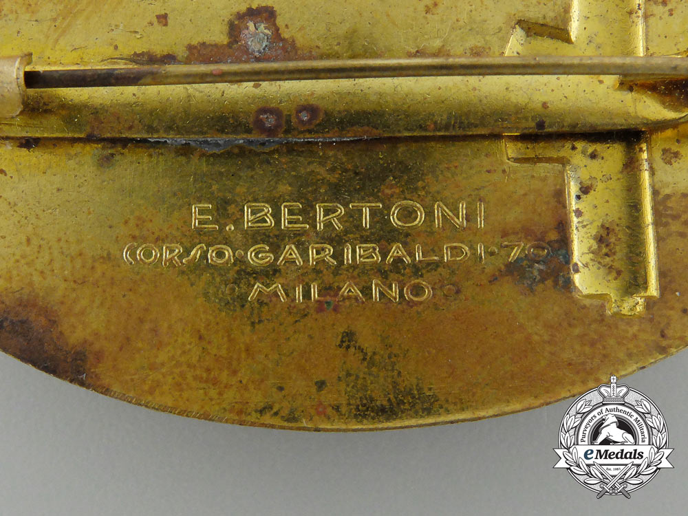italy._a"_m"_legion_omni_badge,_by_e.bertoni_c_6598