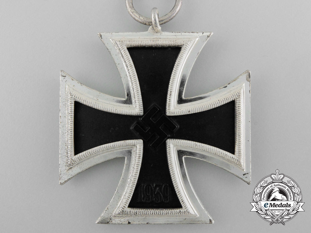 a_mint_and_uncirculated_iron_cross_second_class1939_c_8166_1