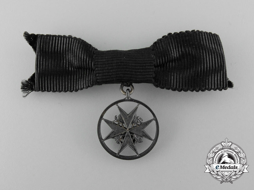 a_second_war_issued(1939-1949)_order_of_st._john;_serving_brother/_sister_breast_badge_c_9913