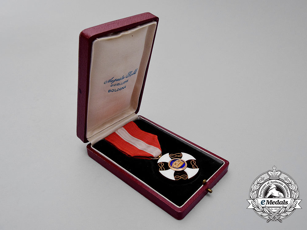 an_order_of_the_crown_of_italy_in_gold;_knight_with_case_cc_0112_1