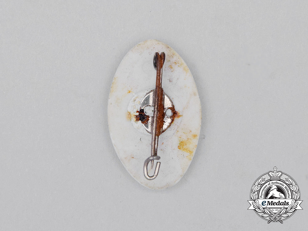 a_third_reich_period_nsv(_national_socialist_people’s_welfare)_donation_badge_cc_0329