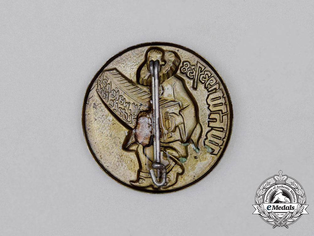 a1937/38_whw(_winter_relief_of_the_german_people)_rheinland_karneval_donation_badge_cc_0762