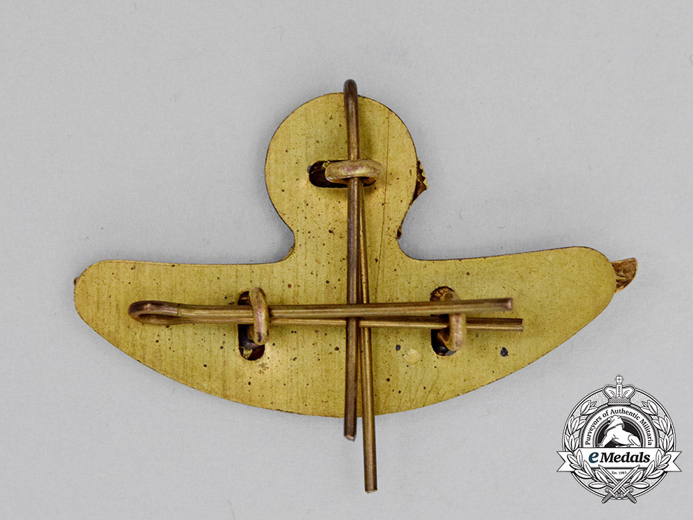 a_second_war_royal_canadian_air_force(_rcaf)_cap_insignia_cc_1569