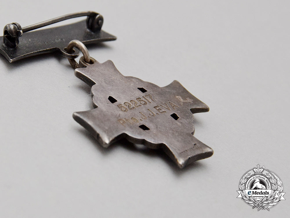 a_first_war_memorial_cross_to_private_eva;_canadian_army_dental_corps_cc_2485