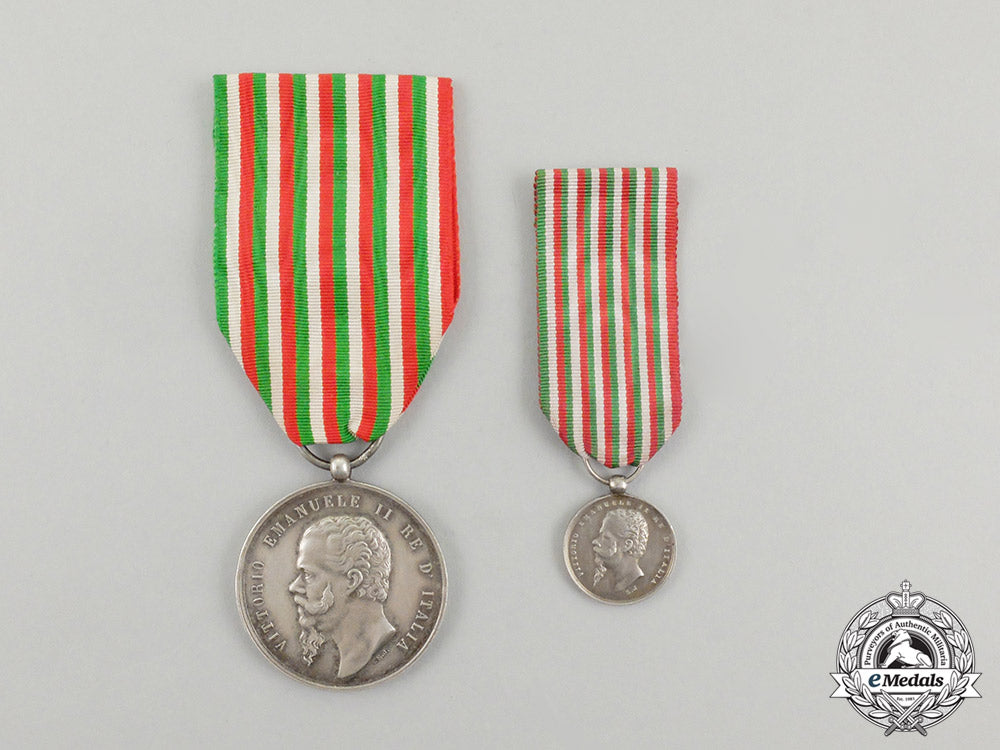 italy,_kingdom._an1859_independence_medal_with_miniature_cc_3288_1_1