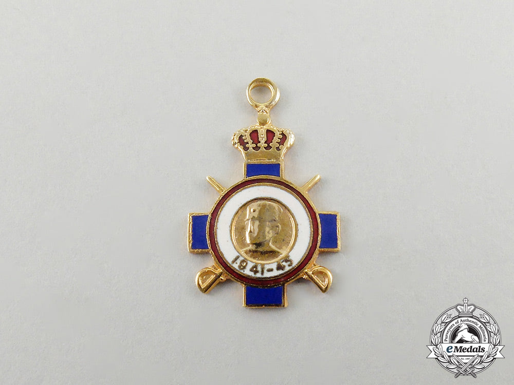 a_wwii_period_miniature_serbian_war_cross_in_gold_cc_3297