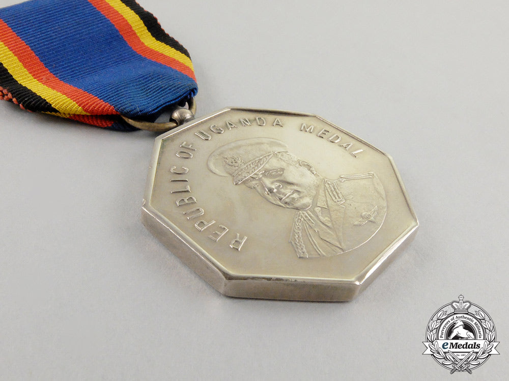 a_scarce_ugandan_idi_amin_distinguished_service_medal1962-1971_cc_3988_1